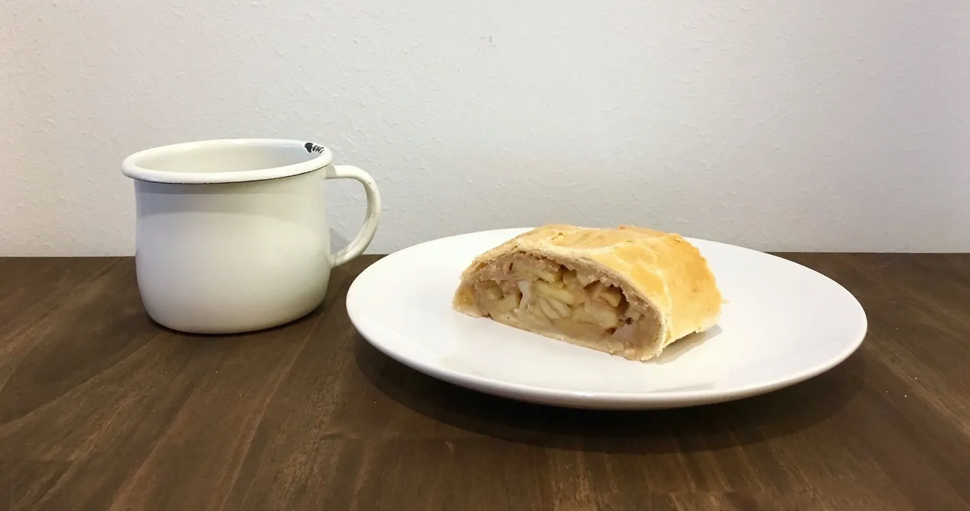 Österreichischer Apfelstrudel mit Brösel