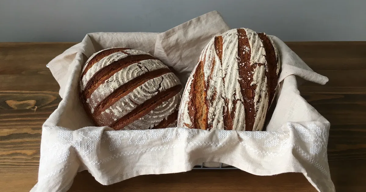 Einfaches Weizenmischbrot mit Sauerteig